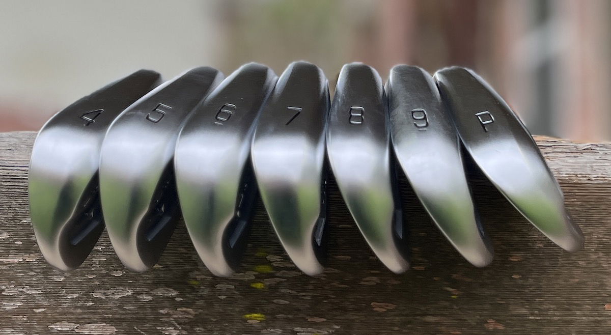 Mizuno JPX 925 Forged irons toe and sole close up